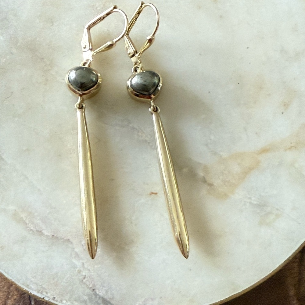Elegant Gold and Pearl Drop Earrings